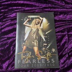 Taylor Swift Fearless Tour book.